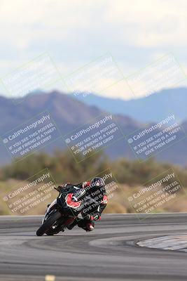 media/Nov-16-2025-Race Pace (Sun) [[8c5fa54630]]/Non Verified Riders (1st 20 Minutes)/5-Turn 15 (110pm)/